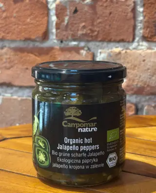 Organic hot jalapeño peppers