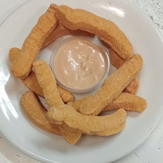 Tiras de pollo rebozadas