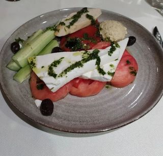 Салата  с биволско сирене