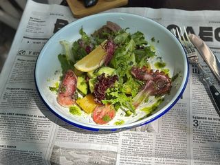 Салат зі щупальцами кальмарів (230g)