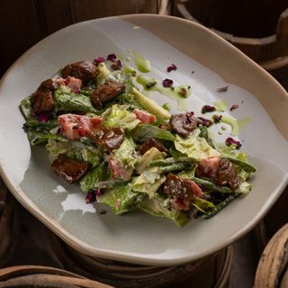 З грильованою ніжною яловичиною під вершковим крем - соусом, натертий будзом (210 г)