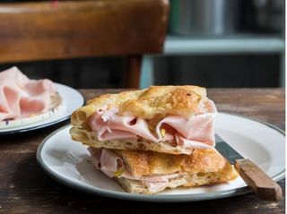 Ciccio focaccia con mortadella
