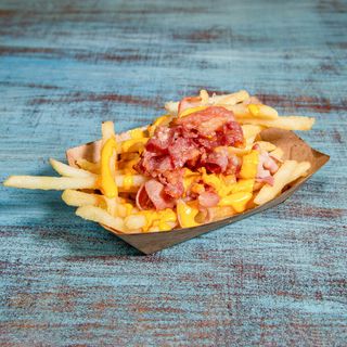 Patatine fritte cheddar e bacon