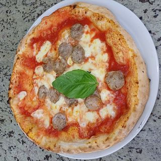 Margherita con salsiccia