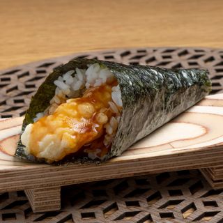 Temaki de langostino en tempura