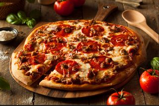 Bianca con peperoni e salsiccia