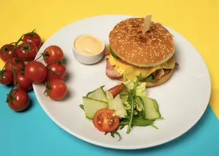 Burger śniadaniowy