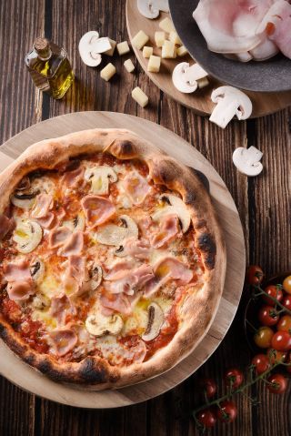 PIZZA PROSCIUTTO E FUNGHI