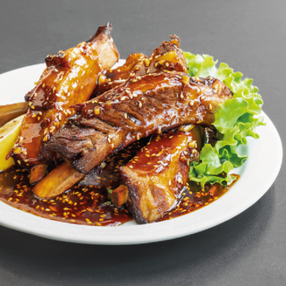 Costillas agriopicante