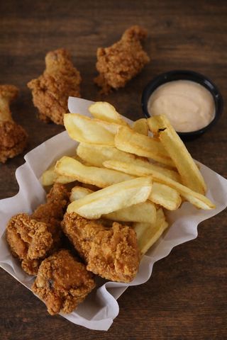 Meniu Aripioare de Pui si Cartofi prajiti