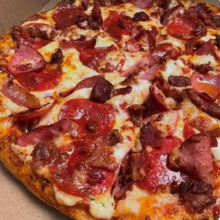 Pizza 4 carnes (mediana)