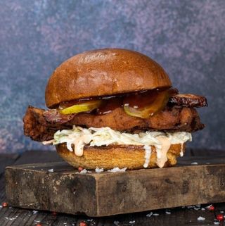 Burger cu Pui Crispy