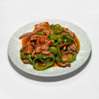 ternera con pimientos verdes
