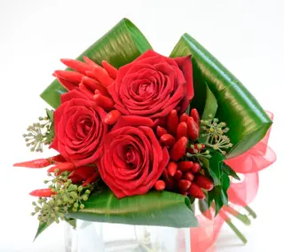 3 rose rosse