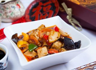 138. Legume cu Tou-Fu și sos iute