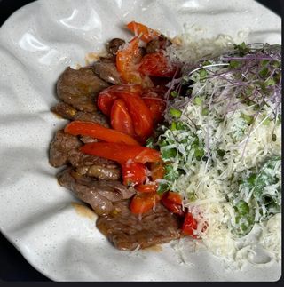 Салат з телятиною