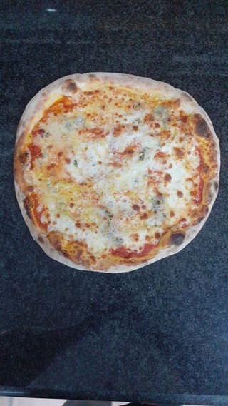 Pizza 4 Formaggi
