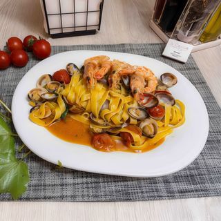 Tagliatelle gamberi e vongole