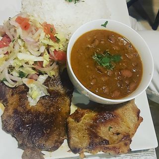 Arroz Con Menestra Y Carne