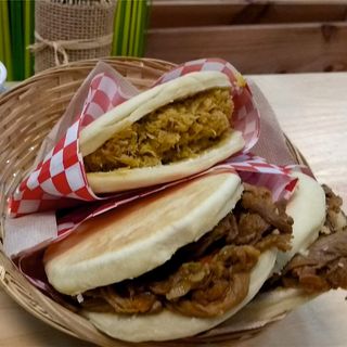 Combo Arepa Zone 2:  8 Arepas Andinas Rellenas