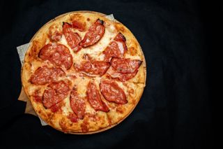 Pizza cu salam picant ventricina Ø 32cm