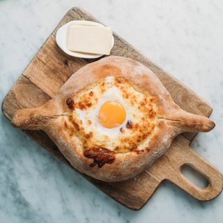 Chaczapuri po adżarsku