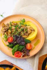 Бефстроганов из говядины с грибами и пюре 