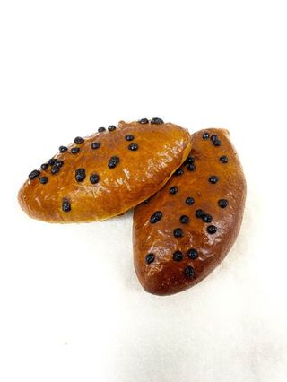 Булочка з вишнею (120г)