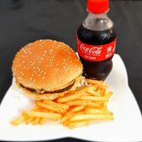Classic Burger Menu With Chips & Drink (Extra Large)