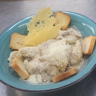 Torteloni de trufa y champiñones 