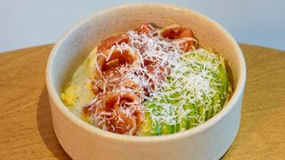  Scrambled eggs with salmon