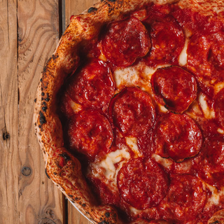 PIZZA HELLBOY DI PAULIE GEE