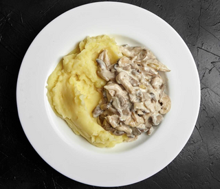 Pollo Strogonoff
