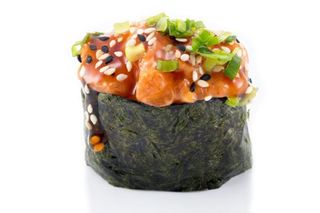 G002.Gunkan spicy salmone