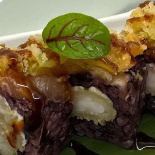 Sushi black flower