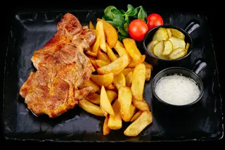 Ceafa de porc cu cartofi