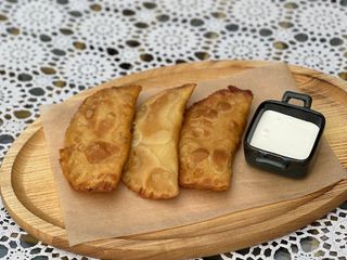 Чебуреки з сиром