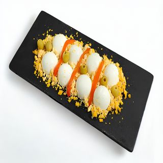 Huevos Rellenos al Serrín (4 Medios)