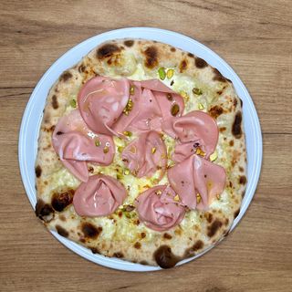 Pizza Mortadella e pistacchi