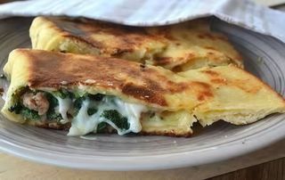 Calzoni broccoli e cicoria