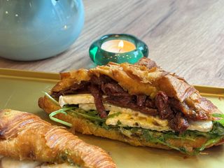 Croissant Sandwich 1