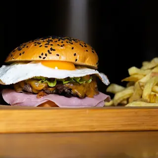  Hambúrguer à Taberna