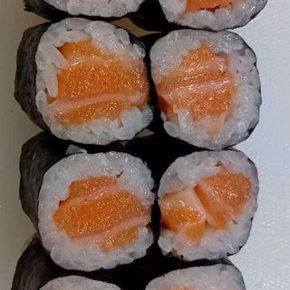 Hosomaki De Salmón (8 Uds.)
