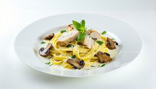 Tagliatele cu hribi și piept de pui