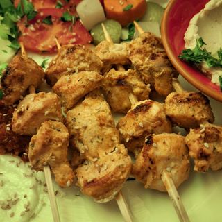 ZESTAW DLA DWÓCH OSÓB - SZASZŁYKI WOŁOWE I Z KURCZAKA (MIXED GRILL)