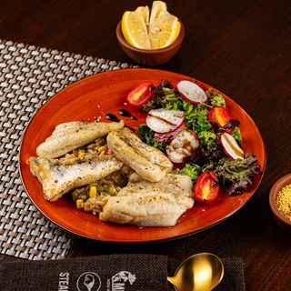 Филе судака с овощами