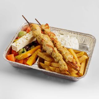 Piatto souvlaki di pollo