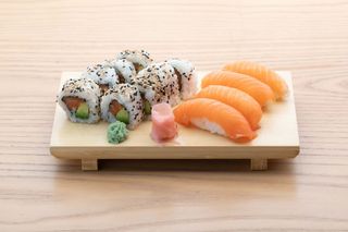 Sushi Salmón (12 Uds.)