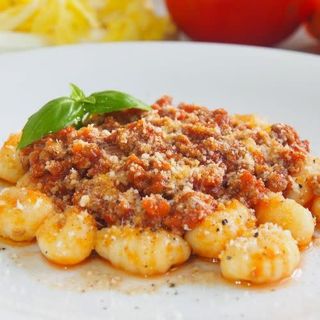 Gnocchi con Salsa Boloñesa