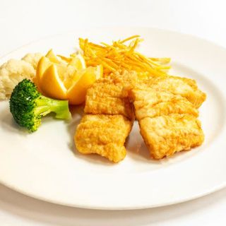 Merluza A La Romana Con Patata Hilada